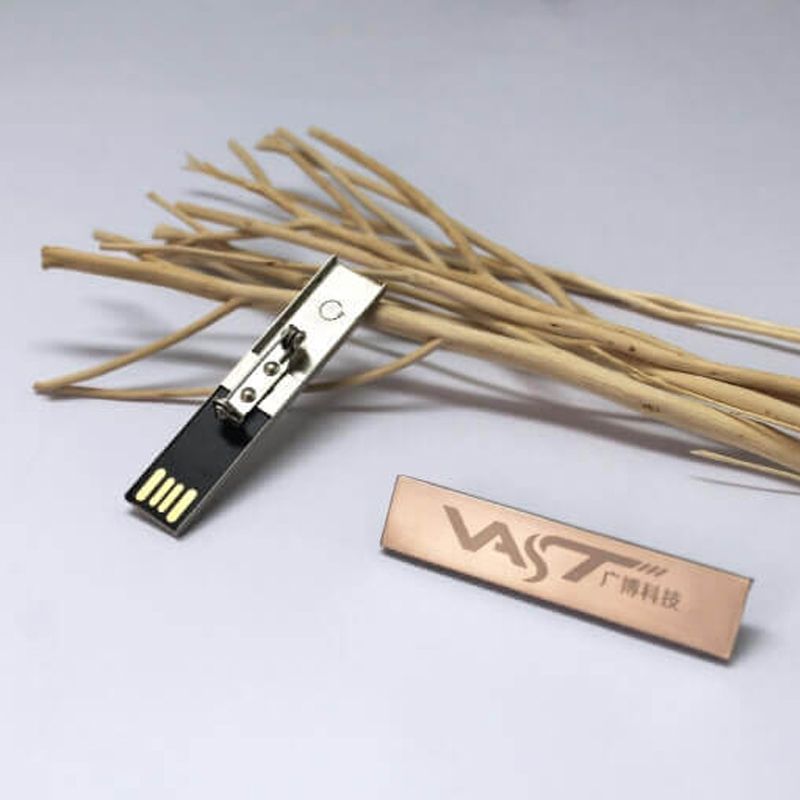 Naambadge en geheugenstick in één